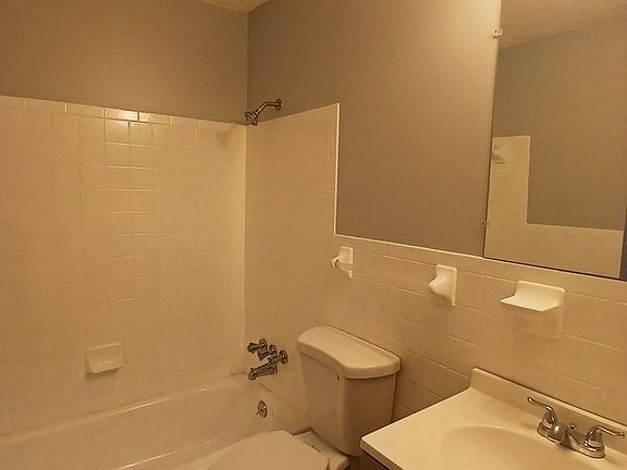 5th image of 2789 Beverly Hills Rd #8