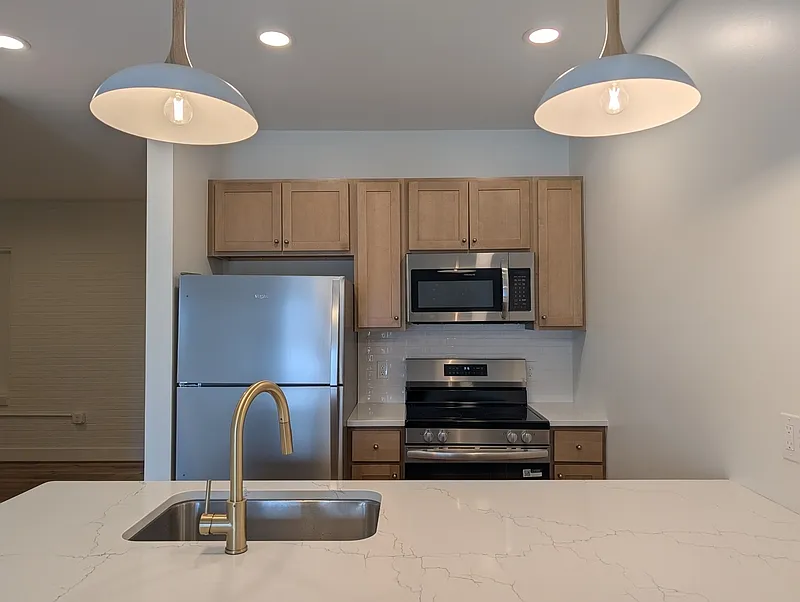 Building Photo - 5900 Fort Ave #4