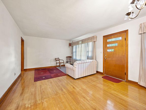 2nd image of 1516 Nutwood St