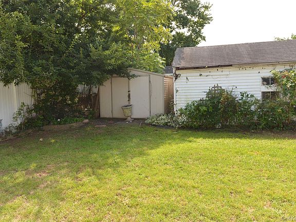 3rd image of 7 S Bay Avenue
