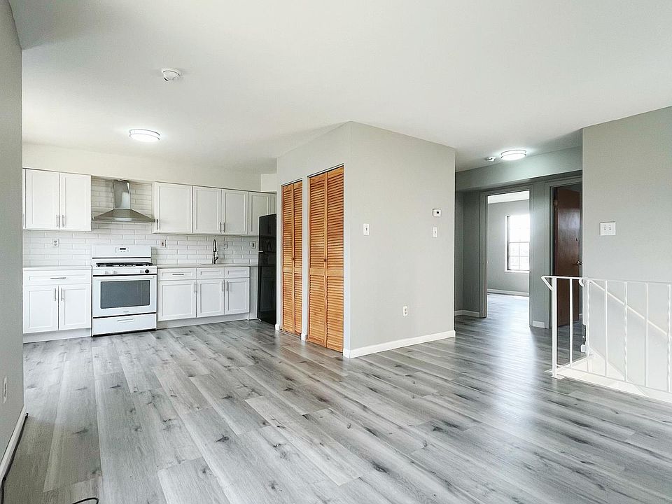 1st image of 4404 McMenamy St #B