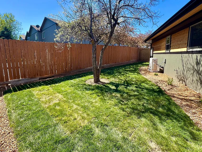 2014-2016 SW Reindeer Ave #2018 — Photo 17