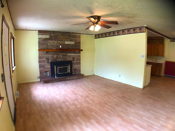 4th image of 212 N Market St
