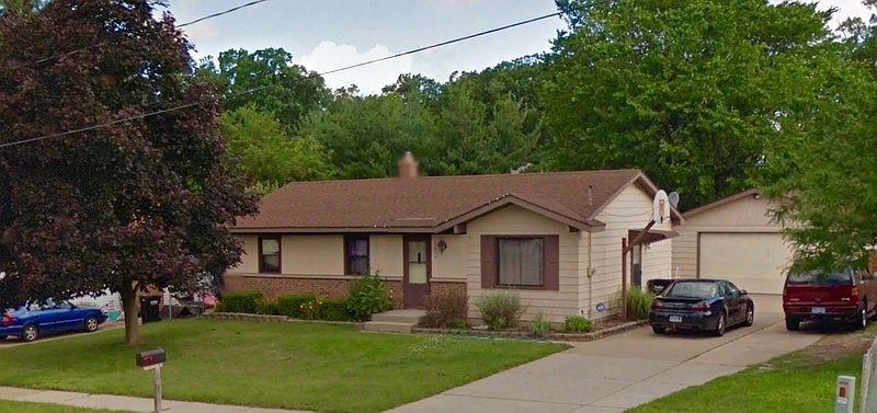 1st image of 2411 Knollview St SW