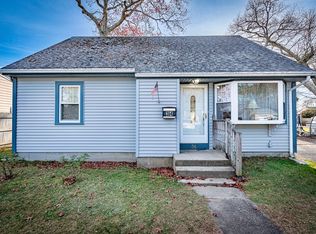 34 Wamsutta Ave, Acushnet, MA 02743