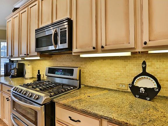 5th image of 4204 Imperial Eagle Dr