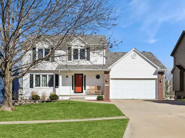 5053 Raintree Dr, West Des Moines, IA 50265