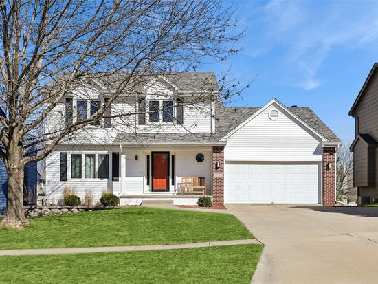 5053 Raintree Dr, West Des Moines, IA 50265