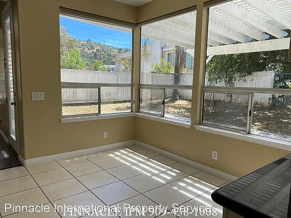 4th image of 2837 Westbourne Pl