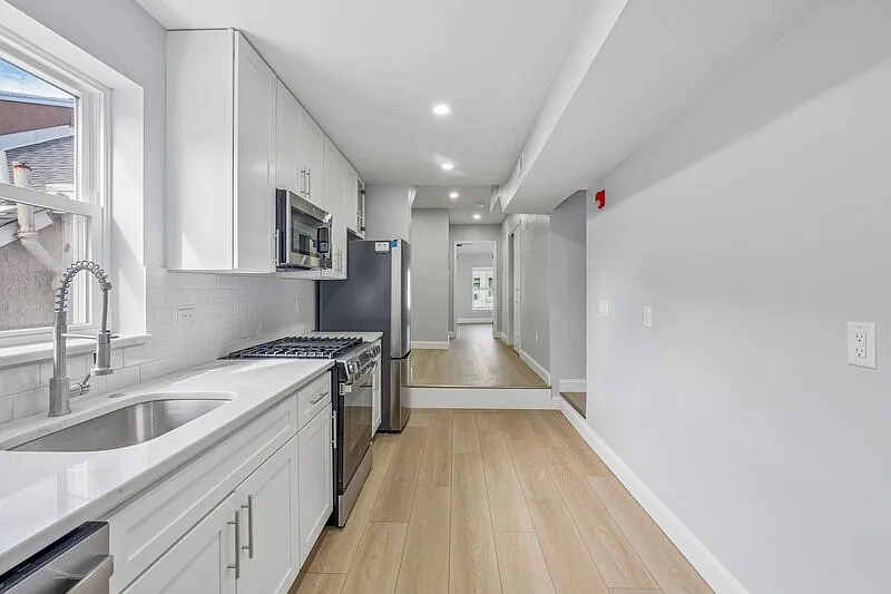 2 bed, 2.0 bath, $2,710 — Photo 3