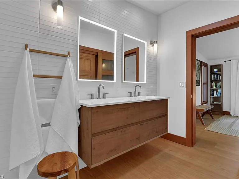 828 Sanctuary Rd — Photo 20