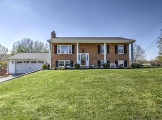 441 Lakeridge Cir, Troutville, VA 24175