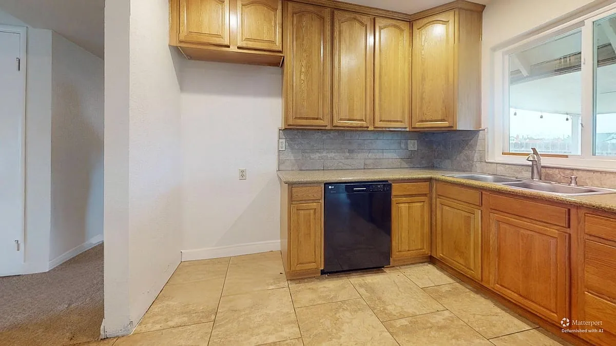 1015 Tenaya Court — Photo 3