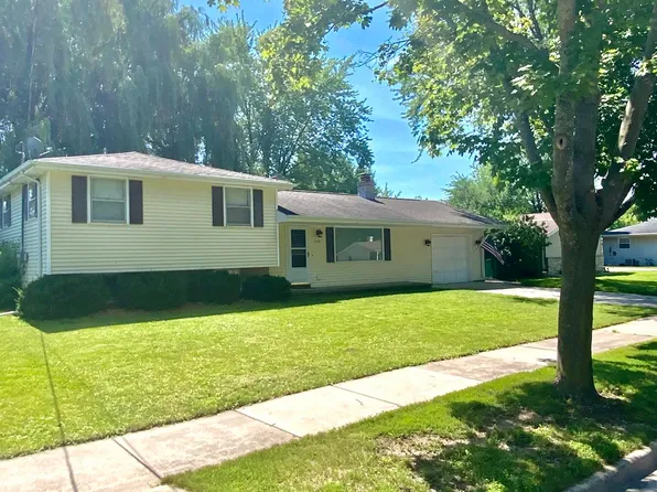 1129 Alva St, Menasha, WI 54952