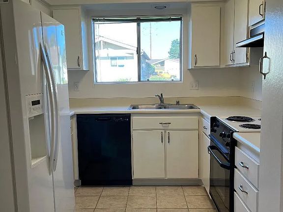 4th image of 1030 Plover Way
