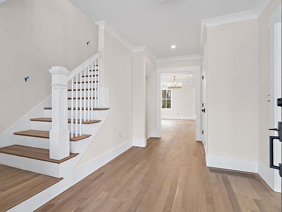 4th image of 105 Prescott Rd