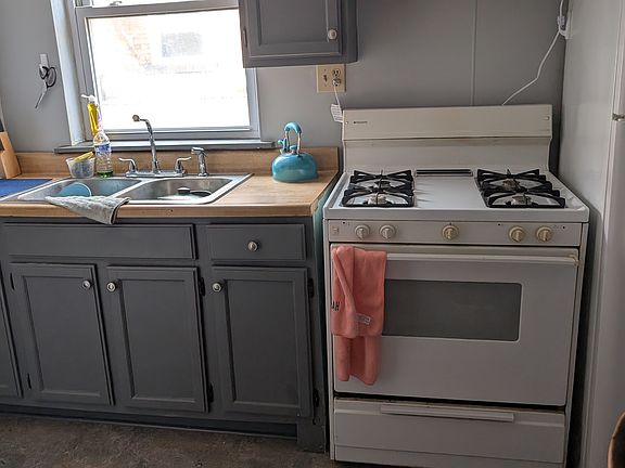5th image of 828 3rd Ave #A