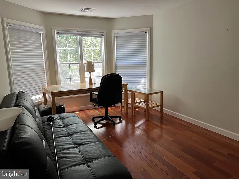 1 Cromwell Ct — Photo 11