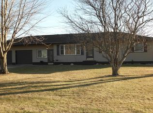 174 Green St, Center Point, IA 52213