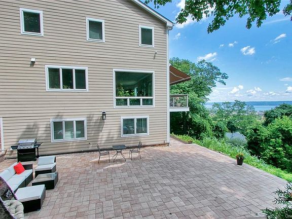 3rd image of 20 Terrace Dr