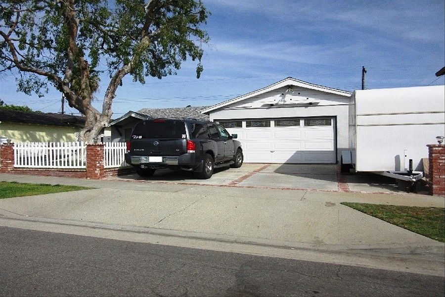 1st image of 14420 Ermita Ave