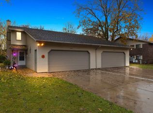 2041 Hilltop Dr, Green Bay, WI 54313