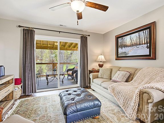3rd image of 5 Lillie Farm Ln
