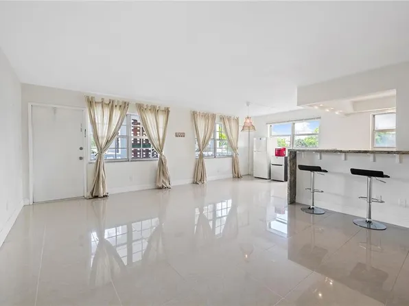 5201 NE 24th Terrace #A201, Fort Lauderdale, FL 33308