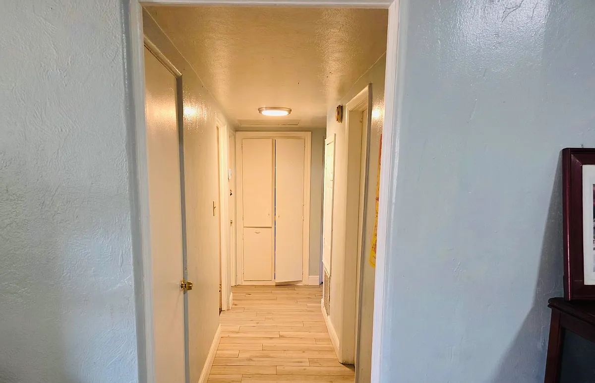 Building Photo - 6109 Dahlia Dr