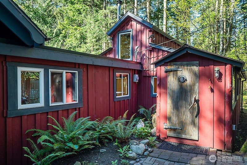 4th image of 4160 Mud Bay Road