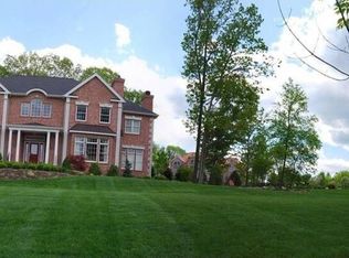 2 Peach Tree Ln, Chester, NJ 07930