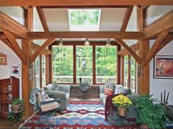 Open floor plan - 1st floor