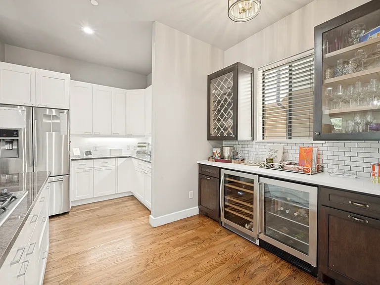 3205 State St #10 — Photo 4