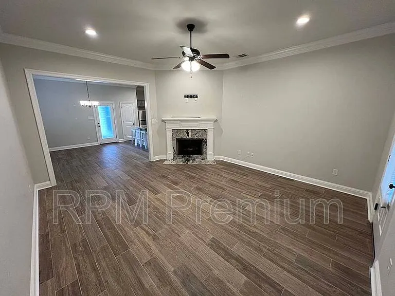 6212 Lake Edge Dr — Photo 4