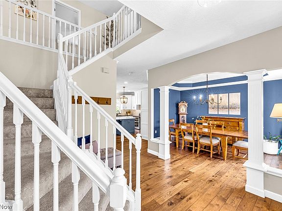5th image of 386 Weatherstone Dr