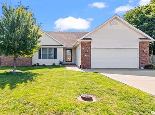 905 Timber Edge Dr, Sherman, IL 62684