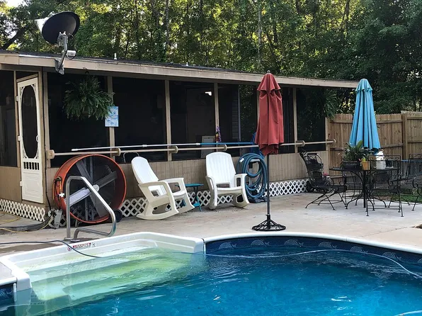 384 Silver Lake Rd, Bainbridge, GA 39817