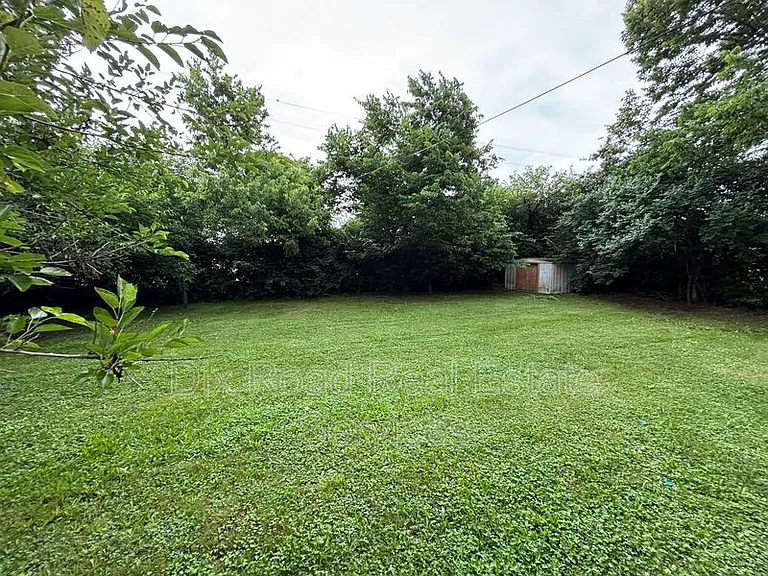 702 Arthur St — Photo 4