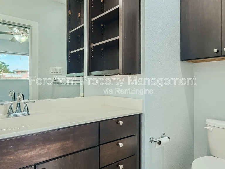 126 E Myrtle St — Photo 20