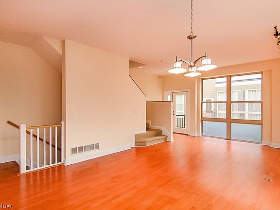 5th image of 12581 Larchmere Blvd #W-1