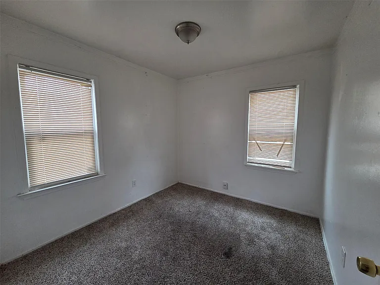 24511 Florence St — Photo 8