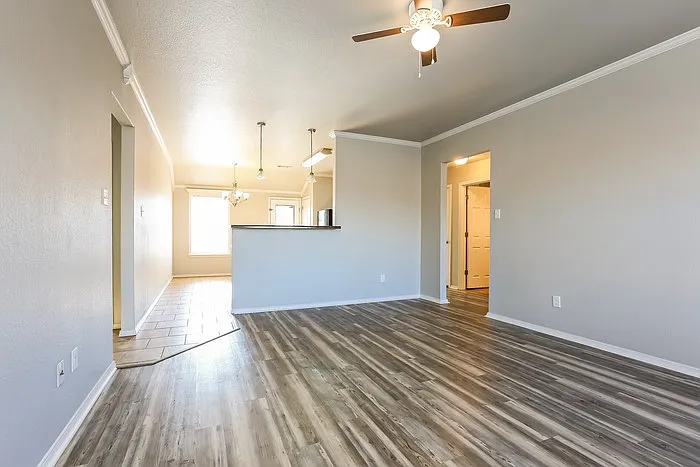 6517 White Oak Way — Photo 4