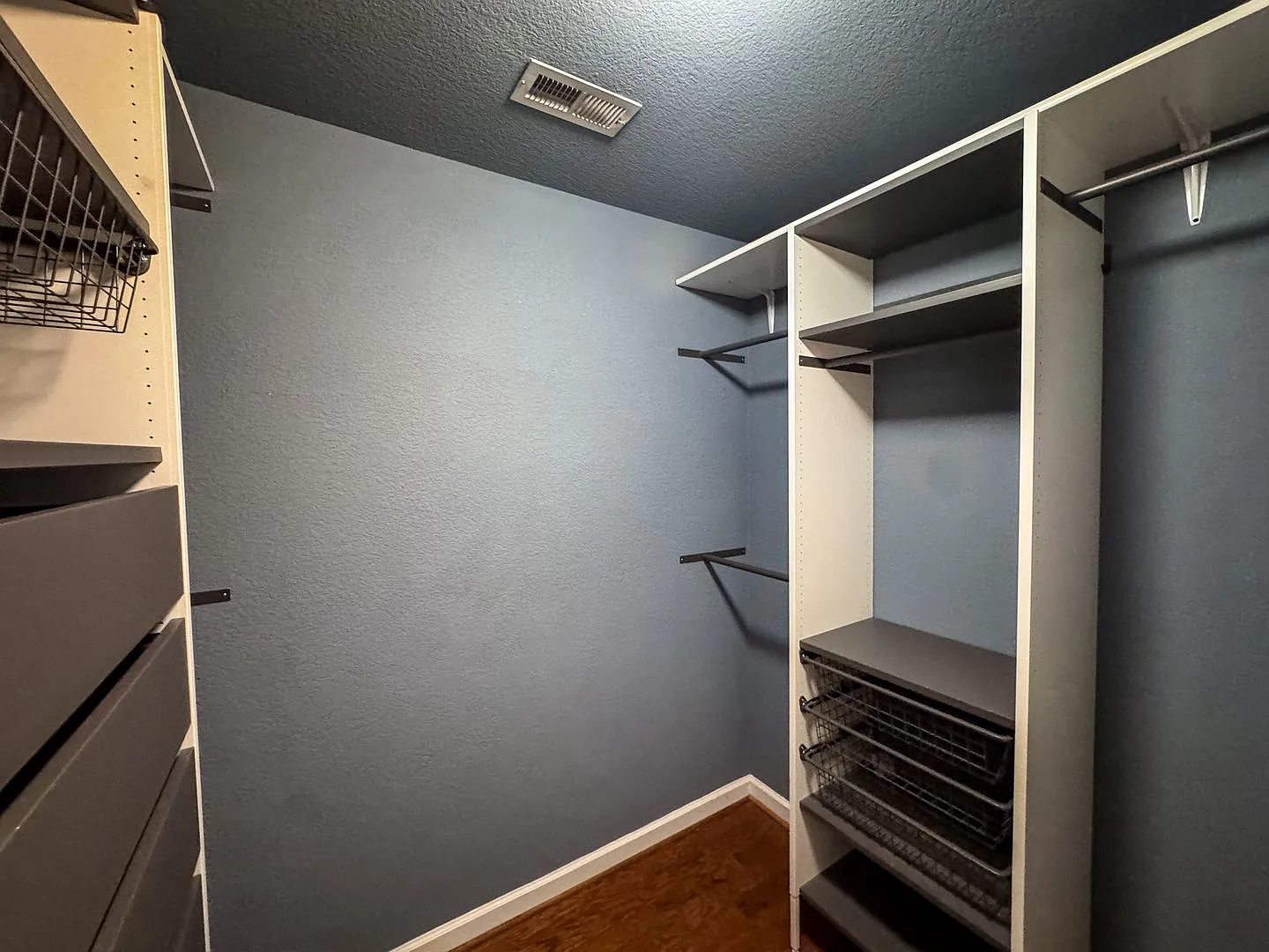 3-Bedroom Townhouse in Virginia Beach — Photo 3