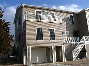 2nd image of 1609 Long Beach Blvd