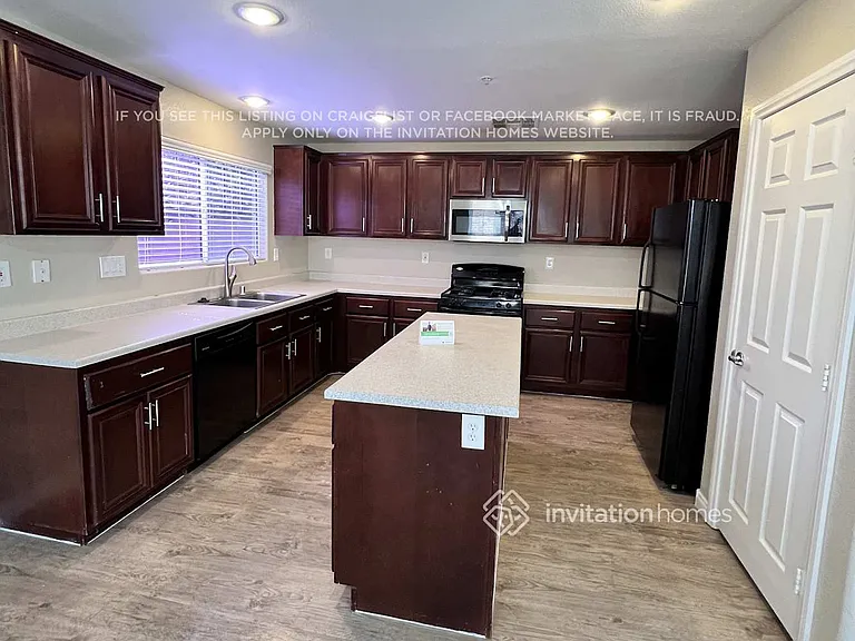 644 Desert Passage St — Photo 6