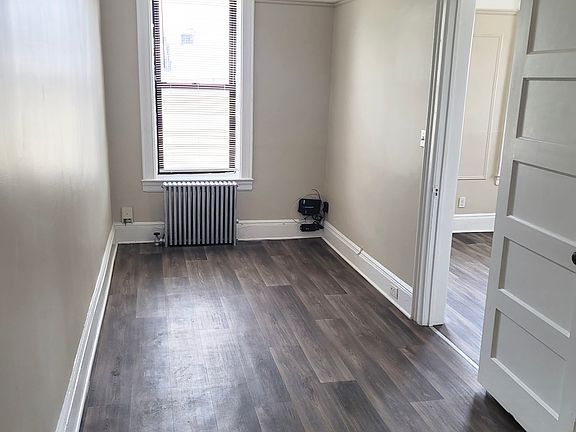 2nd image of 868 Wyckoff Ave #3R