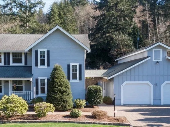 9721 Crescent Valley Dr NW, Gig Harbor, WA 98332
