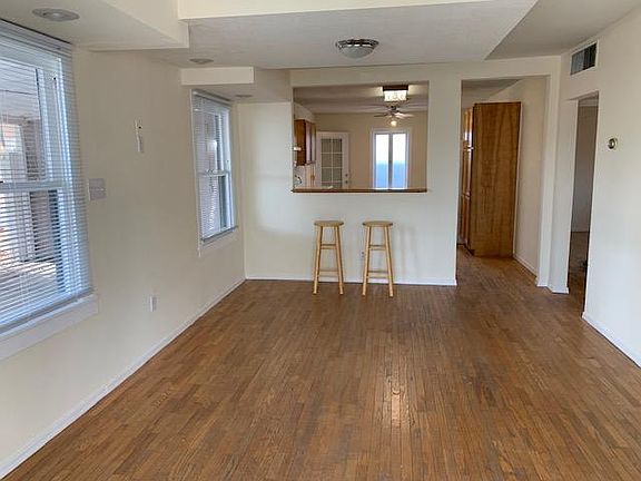 living room leading up to kitchen
