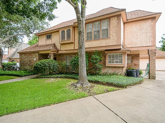 2nd image of 20418 Laurel Lock Dr