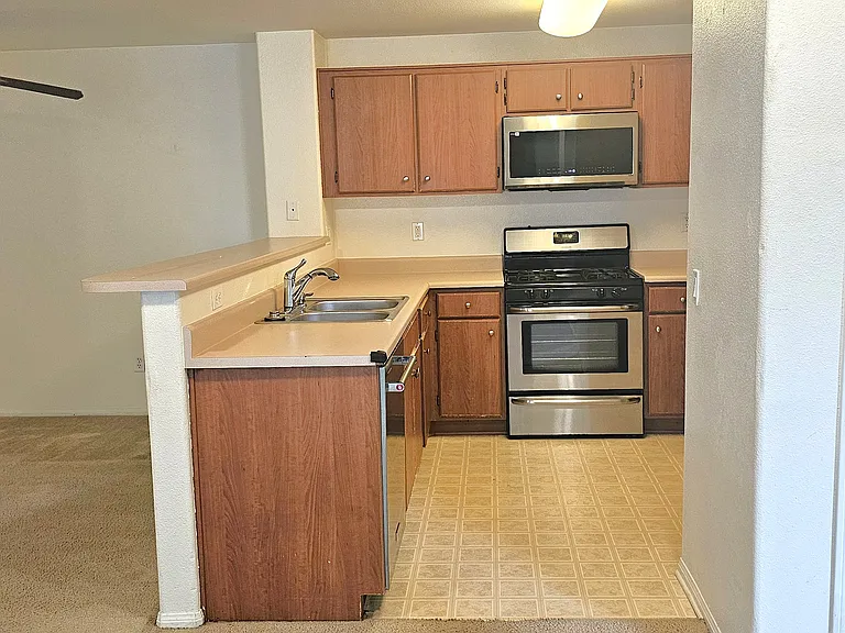 31359 Taylor Ln — Photo 10